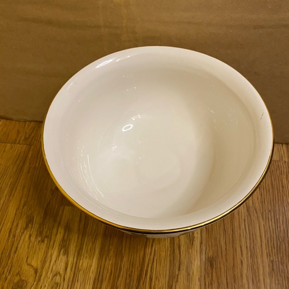 Charles Wysocki Christmas Love 2000 Gold Rimmed Pedestal And Fruit Bowl Decor. - Picture 5 of 6